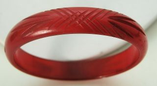 Old Vintage Cherry Red Amber Color Bakelite Catalin Carved Bangle Bracelet 1/2 "