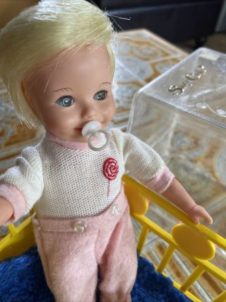 Vintage Deluxe Reading Topper Suzy Cute Doll In Case W Crib Dog Clothes Orig Tag