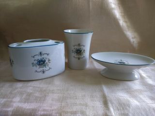 Quoizel Porcelain Blue Floral 3 Piece Bath Accessories - Abigail Adams