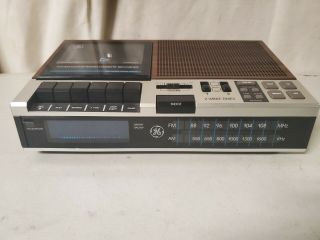 Vintage Ge 7 - 4956b Am - Fm Cassette Tape Player Alarm Clock Radio