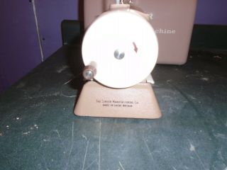 VINTAGE SINGER SEWHANDY CHILD ' S TOY SEWING MACHINE GREAT BRITAIN IN CASE 3