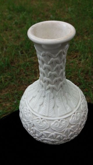 19th C.  Chinese Qing Blanc De Chine Dehua Ornate White Porcelain Vase Antique 3