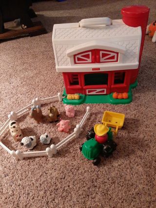 1995 Vintage Fisher Price 2590 Red Barn Silo Little People Chunky Farm Toy