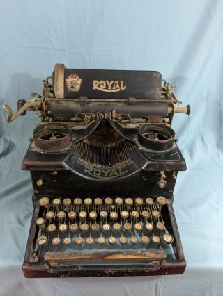 Vintage Royal Typewriter Model 10 Without Beveled Side Window Panels