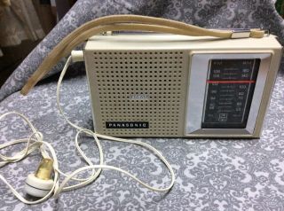Vintage Panasonic Rf - 541 Transistor Portable Am/fm Radio Beige - Needs Batteries