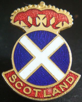 Scotland Vintage Badge Make Coffer London Brooch Pin In Gilt 21mm X 27mm