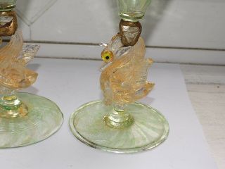 3 X VINTAGE VENETIAN AVENTURINE / GREEN GLASS STEM GLASSES WITH SWAN STEMS 2