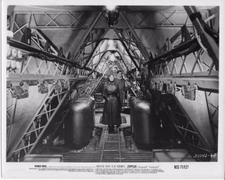 Elke Sommer & Michael York In " Zeppelin " 8x10 Vintage Movie Still