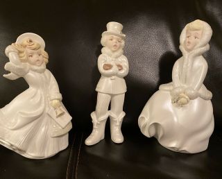 Vintage Atlantic Ceramic Mold White Singing Carolers,  Set Of 3