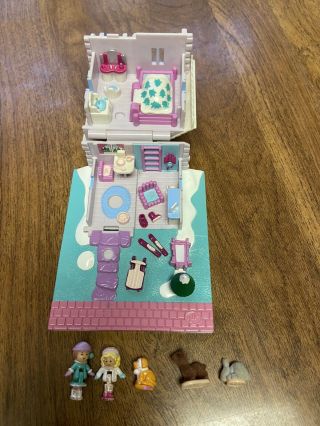 1993 Vintage Polly Pocket Ski Lodge Winter House With 2 Figurines,  & 3 Animals
