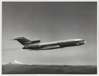 Large Vintage Photo - Northwest Airlines B727 N461us In - Flight