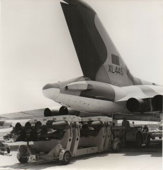 Large Vintage Photo - Avro Vulcan Xl445