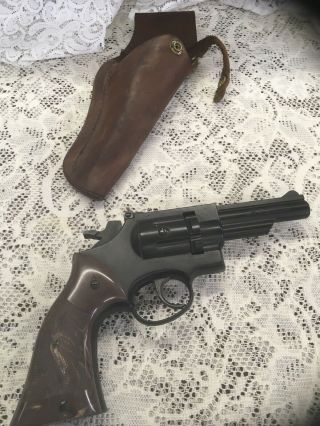 Vintage Crosman 38c.  177 Co2 Pellet Gun Pistol And Leather Holster