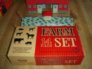 Vintage Playset Ohio Art Farm Playset Tin Litho Barn/animals Ob For Train Layout