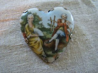 Vintage Victorian Style Heart Shaped Brooch With Colonial Man & Woman 39146