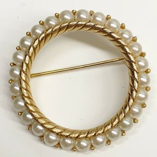 Vintage Crown Trifari Signed Faux Pearl Gold Tone Circle Wreath Pin Brooch