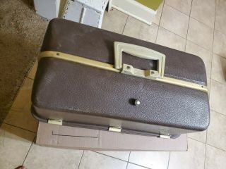 Vintage Umco 2800 U (8 Tray) Tackle Box