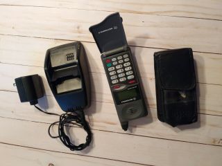 Vintage Motorola MicroTAC 650e Flip Cell Phone Micro TAC 650 w/Acc.  - 3