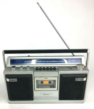 Vintage Sony Cfs - 43 Boombox Blaster Portable Cassette Deck Am/fm Radio See Descr