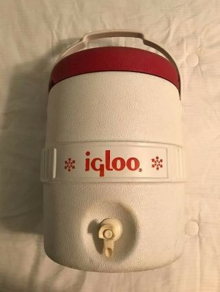 Vintage Igloo 2 Gallon White Cooler Red Lid Beverage Water Dispenser With Spout