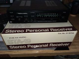 Vintage Realistic Sta - 19 Am/fm Stereo Personal Receiver - Wood Grain 31 - 1975a