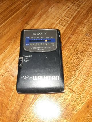 J) Vintage Sony Srf - 39 Fm/am Walkman Radio