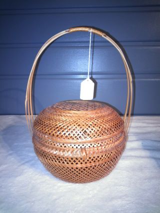 Vintage Woven Basket With Lid And Handle