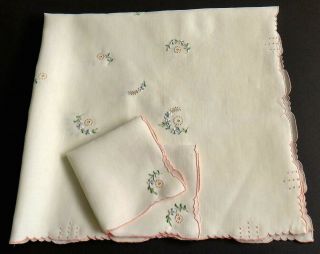 Vtg Madeira Embroidery Linen Tablecloth 34 " & 2 Napkins Floral Scatters Orig Tag