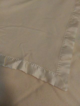 True Vintage Chatham Blanket Cream 100 Pure Wool W/ Satin Edging 105x90 Qu/king