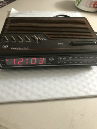 Vintage Ge 7 - 4612b Am/fm Digital Alarm Clock Radio