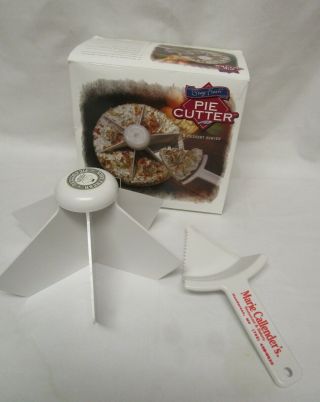 The Nupro Company Stay Fresh Pie Cutter Slicer 8 " To 9 " Pies Vintage