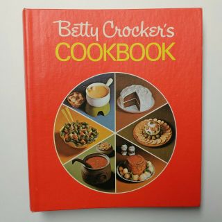 Vtg Betty Crocker Cookbook 1971 Pie Cover Red 5 Ring Recipe Book Cooking Baking