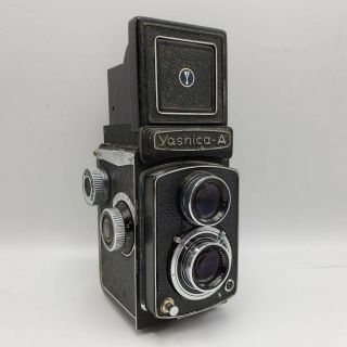 Vintage Yashica A Tlr Twin Lens 120 6x6 Film Camera Yashikor F3.  5 80mm Lens