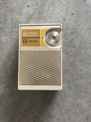 Vintage Portable General Electric Ge 8 Transistor Am Radio