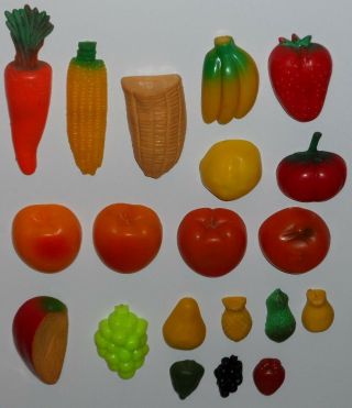 Vintage Fruit & Vegetables Refrigerator Magnets Corn Banana Apple Pear Grape