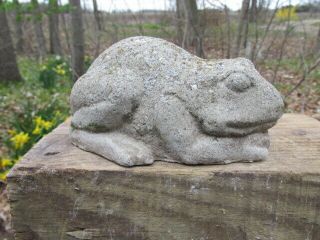 Vtg 5 1/2 " Cement Crouching Frog Weathered Garden Art Concrete Statue W/lichen