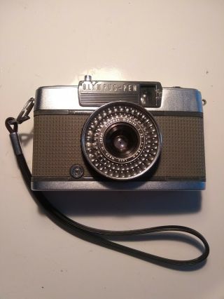 Olympus Pen Ee 2 35mm Half Frame Film Camera Vintage