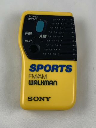 Vintage Sony Walkman Sports Fm/am Srf - 8 & Belt Clip