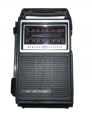 Ge General Electric Model 7 - 2800b Vintage Portable Am/fm Radio