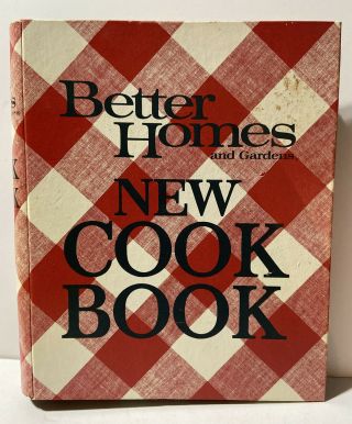 Vintage Better Homes & Gardens Cookbook 1976,  5 - Ring Binder 7th Printing