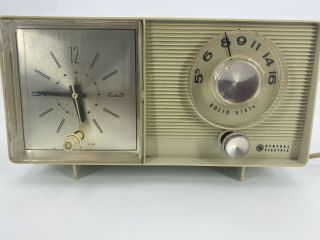 Vintage Ge General Electric Model C4404 Am Clock Radio 1960s
