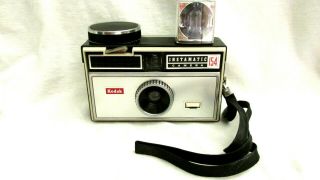Vintage 1960s Kodak Instamatic 154 Camera W/ Flash Cube