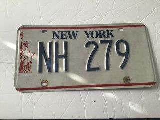 Very Good Vintage York State Liberty License Plate - (nh - 279)