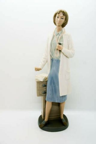 Vintage 1982 Lladro Medical Doctor Nurse Lady Figure