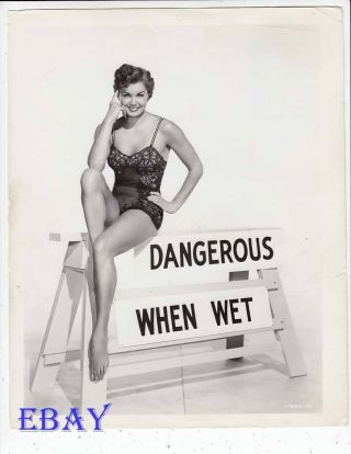 Esther Williams Busty Leggy Barefoot Vintage Photo Dangerous When Wet