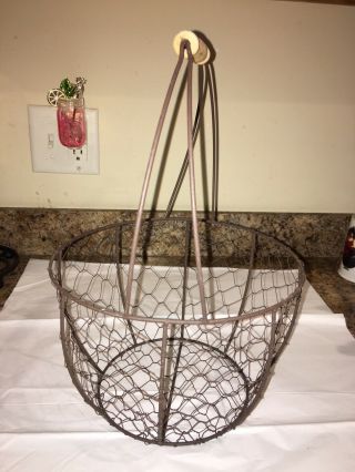 Rustic Round Chicken Wire Egg Basket With Handle Vintage Style Farmhouse EUC 2
