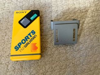 Vintage Sony Sports Fm Walkman Srf - 4 Fm Stereo Radio Receiver 100