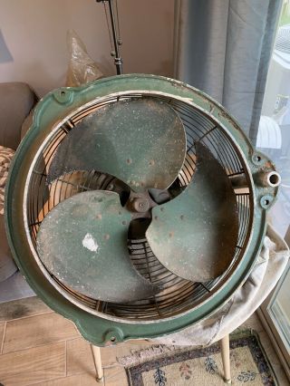 Vintage Ilg Electric Model 183 Fan Wall Mount Shutter Barn Exhaust Fan Work