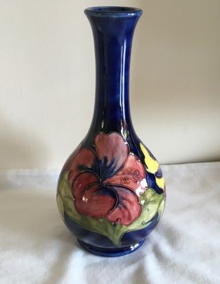 Vintage Moorcroft Pottery Tube Lined " Hibiscus” Wm Initials Signature Vase