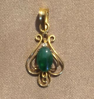 Vintage 14k Yellow Gold Imperial Green Jade Pendant